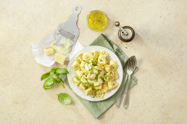 bio-verde französisch Frische Tortelli mit Ricotta & Spinat