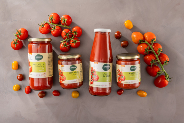 NATURATA Geschälte Tomaten in Tomatensaft
